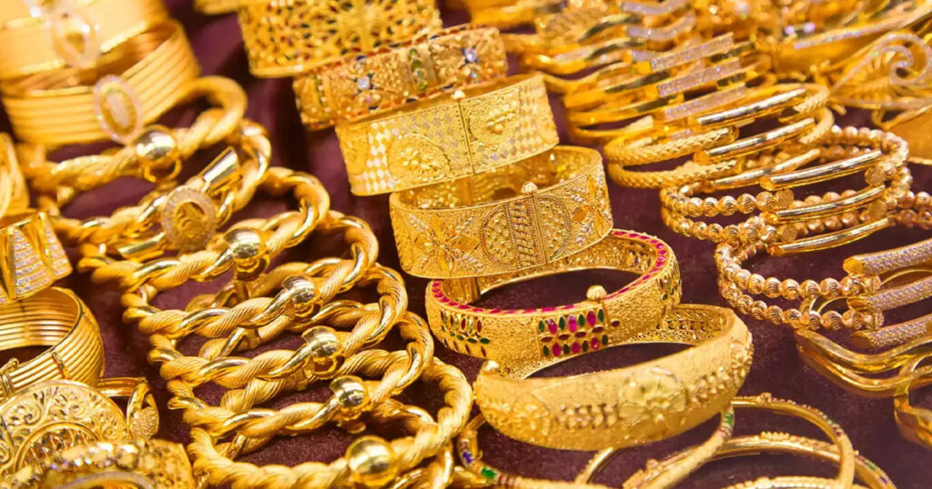 দেশে স্বর্ণের দামে বড় পতন