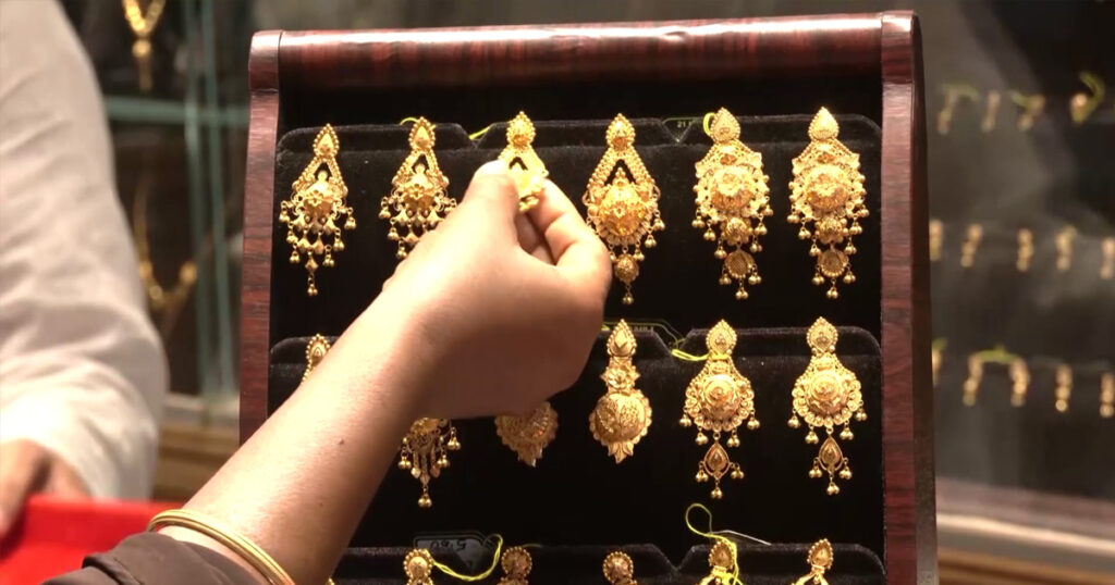 দেশে স্বর্ণের দামে বড় লাফ, ভরিতে বাড়ল ৬৫৯০ টাকা