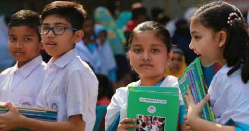 ফিরছে অনলাইন ক্লাস, কমে যাচ্ছে সাপ্তাহিক ছুটি