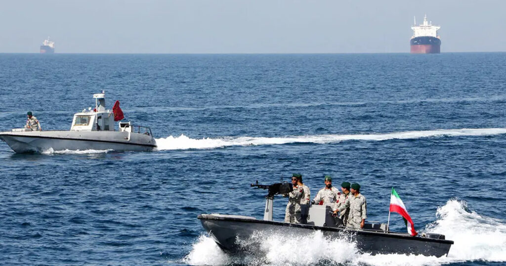 ফের হরমুজ প্রণালি বন্ধ করল ইরান