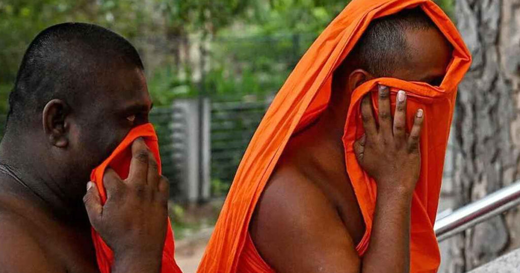 শ্রীলঙ্কার বিমানবন্দরে ১১০ কেজি গাঁজাসহ ২২ বৌদ্ধ ভিক্ষু গ্রেফতার