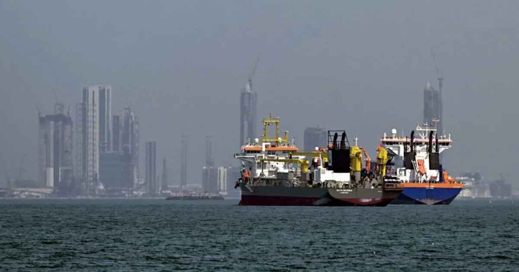 হরমুজ প্রণালিতে টোল বেঁধে দিলো ইরান, লাগবে চীনা মুদ্রা হরমুজ প্রণালিতে টোল বেঁধে দিলো ইরান, লাগবে চীনা মুদ্রা