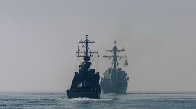 হরমুজে পাতা মাইন অপসারণে কাজ করেছে মার্কিন নৌবাহিনীর ২টি যুদ্ধজাহাজ: সিএনএন