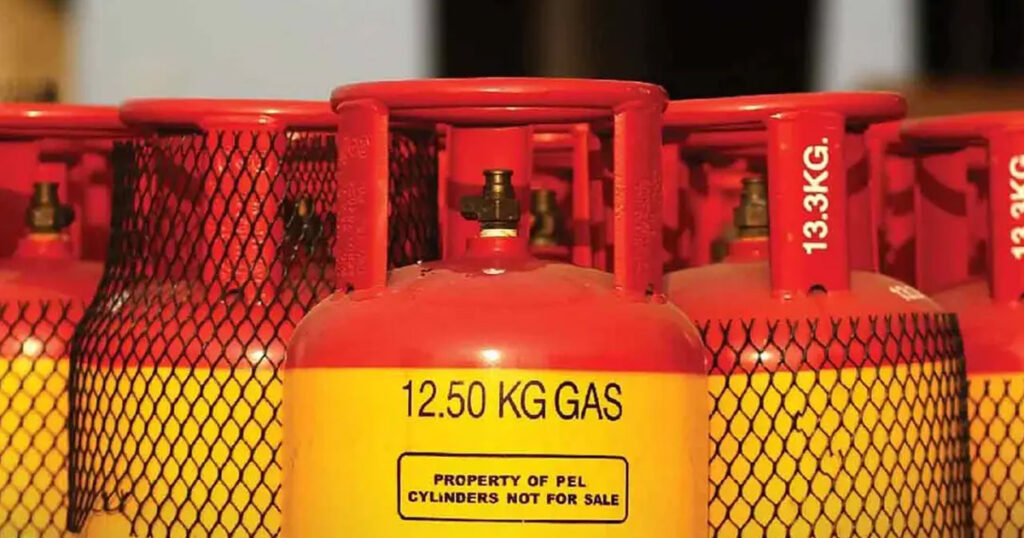 ১২ কেজি এলপিজির দাম বেড়ে ১৯৪০ টাকা