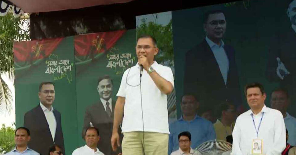 কুমিল্লায় পথসভায় প্রধানমন্ত্রী