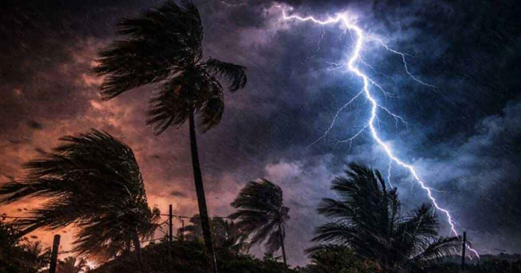 দুপুরের মধ্যে ১৪ অঞ্চলে ঝড়ের শঙ্কা, সতর্কসংকেত জারি দুপুরের মধ্যে ১৪ অঞ্চলে ঝড়ের শঙ্কা, সতর্কসংকেত জারি