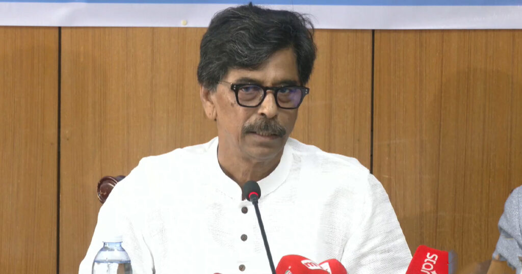পরিচ্ছন্ন উপায়ে কোরবানি সম্পন্ন করার আহ্বান প্রাণিসম্পদমন্ত্রীর