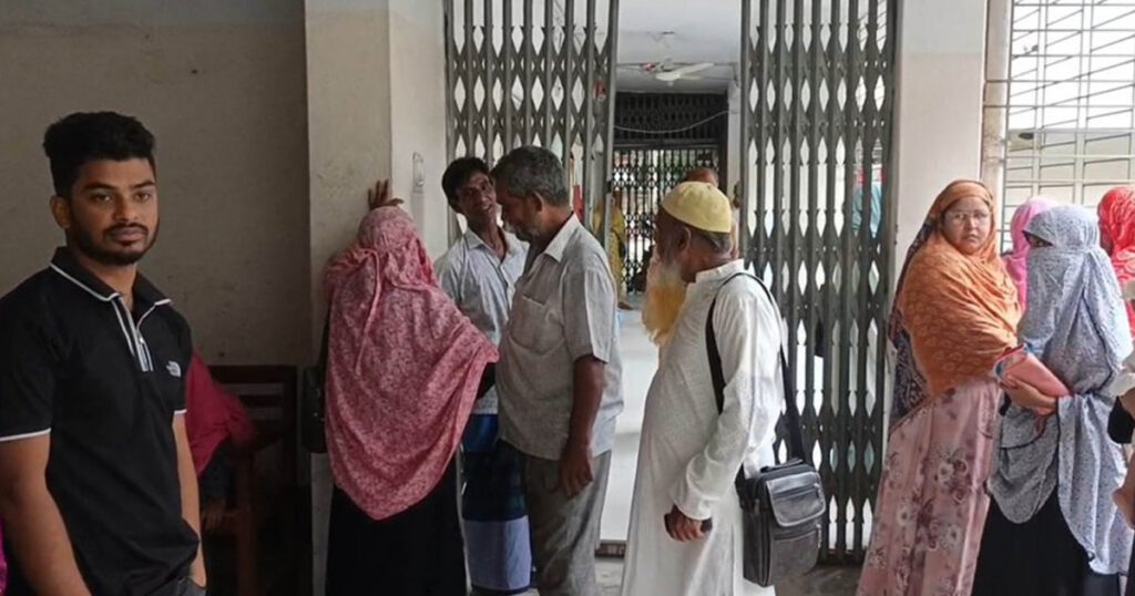 হামের বদলে জলাতঙ্কের টিকা দেয়া হলো এক মাসের শিশুকে হামের বদলে জলাতঙ্কের টিকা দেয়া হলো এক মাসের শিশুকে