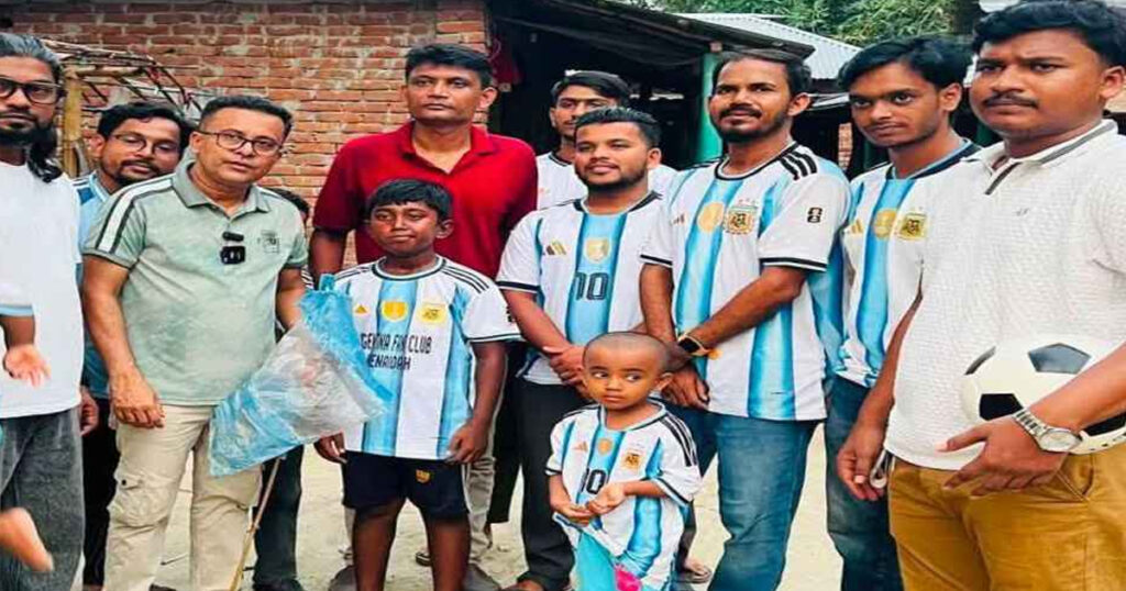 আর্জেন্টিনার পতাকা কেনার সামর্থ্য নেই, ভালোবাসায় অভিনব কৌশল নিল শিশু 