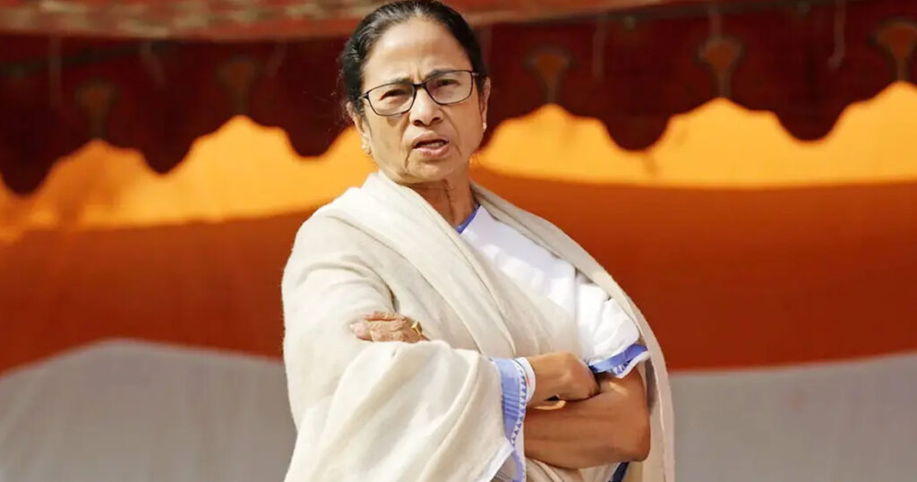 তৃণমূলকে চাঙা করতে জনসভার ডাক মমতার