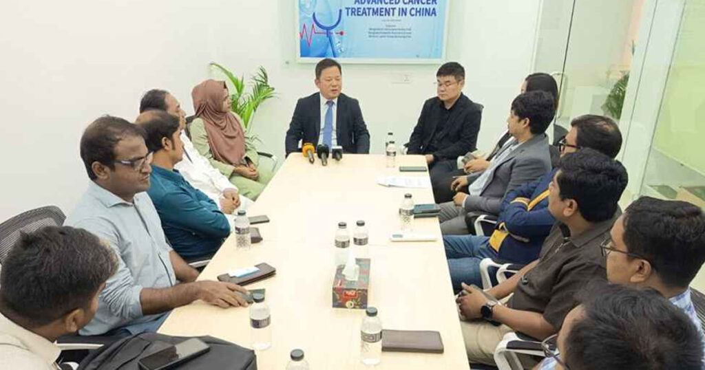 বাংলাদে‌শি রোগীদের কম খরচে ক্যানসারের চিকিৎসা দেবে চীন