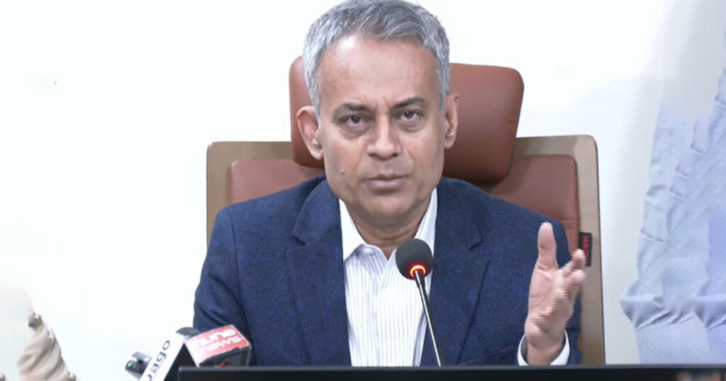 রাজধানী থেকে কবে সরছে বাস টার্মিনাল, যা জানালেন মন্ত্রী রাজধানী থেকে কবে সরছে বাস টার্মিনাল, যা জানালেন মন্ত্রী