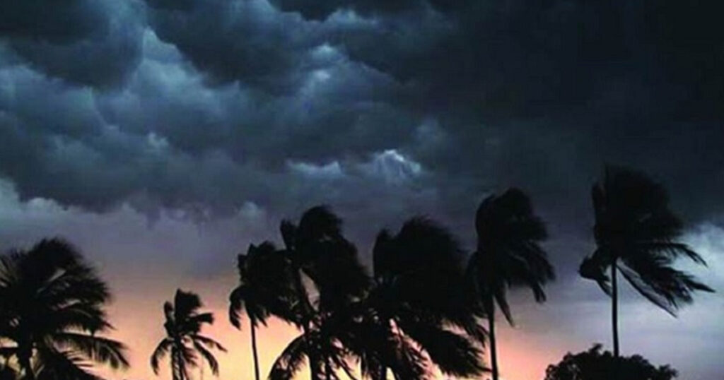 সন্ধ্যার মধ্যে ৭ জেলায় ৬০ কিমি বেগে ঝড়ের শঙ্কা