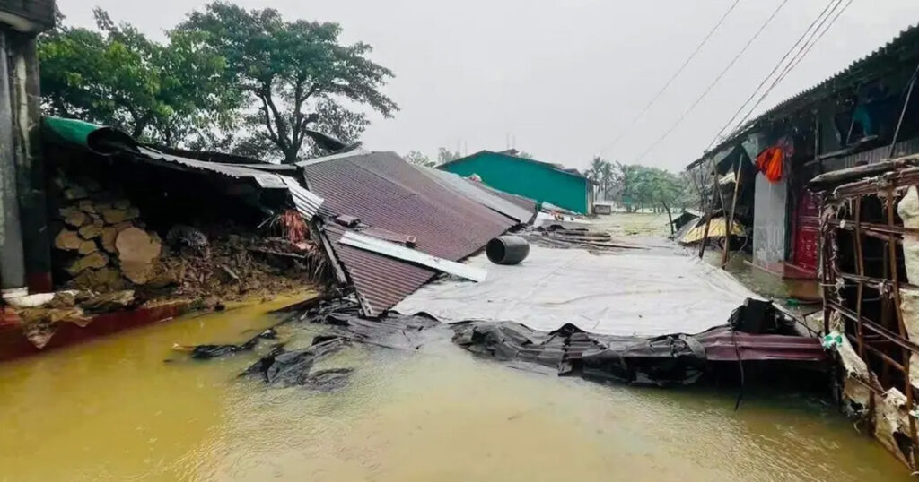 চট্টগ্রামে সাড়ে ৪ লাখ মানুষ পানিবন্দি ও খাদ্য সংকটে