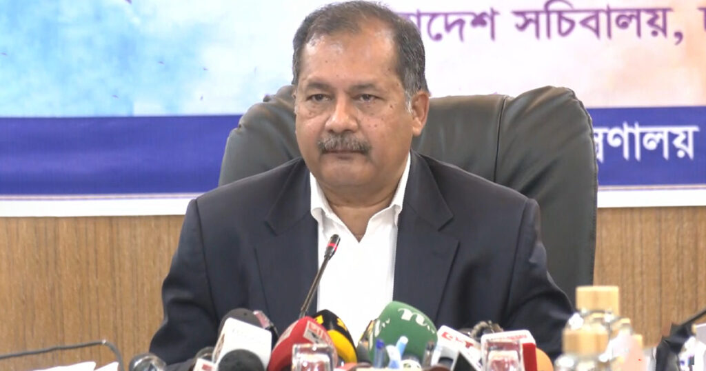 এলডিসি (স্বল্পোন্নত দেশ) থেকে উত্তরণের জন্য সম্ভাব্য তিন বছরের বর্ধিত সময়কে দেশের রপ্তানি সক্ষমতা বাড়ানো ও প্রয়োজনীয় নীতি সংস্কারে কাজে লাগানোর আহ্বান জানিয়েছেন তথ্য ও সম্প্রচারমন্ত্রী জাহির উদ্দিন স্বপন। তিনি বলেছেন, রাজনীতি যদি অর্থনীতিবান্ধব না হয়, তাহলে এ ধরনের আলোচনা কেবল তাত্ত্বিক পর্যায়েই সীমাবদ্ধ থাকবে। জনকল্যাণ নিশ্চিত করতে অর্থনীতিবান্ধব রাজনীতি গড়ে তোলার বিকল্প নেই।
