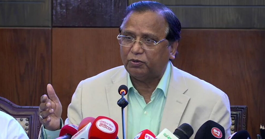 ঢাকার জলাবদ্ধতার প্রধান কারণ পলিথিন ডিএসসিসি প্রশাসক