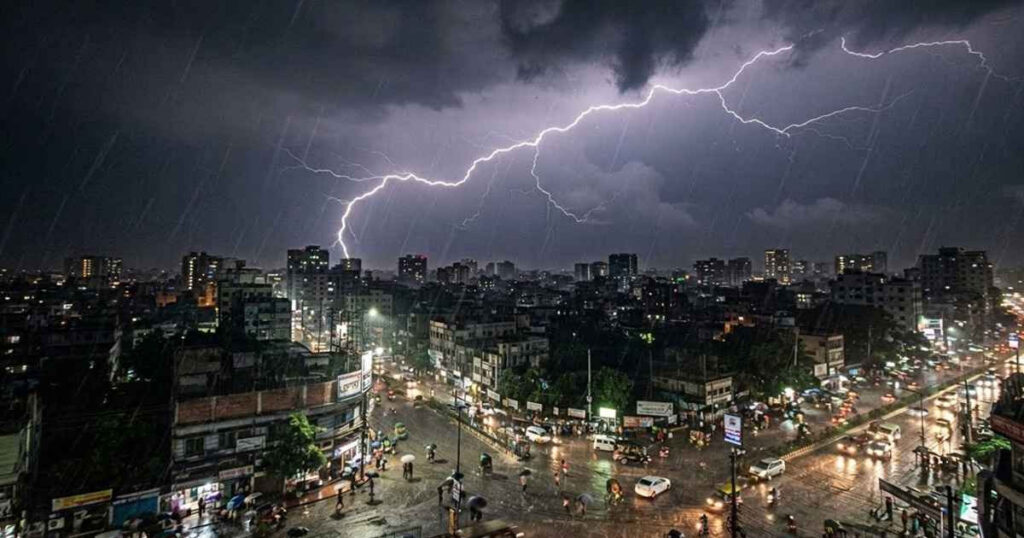 ঢাকাসহ ২০ জেলায় ঝড় ও বজ্রবৃষ্টির শঙ্কা