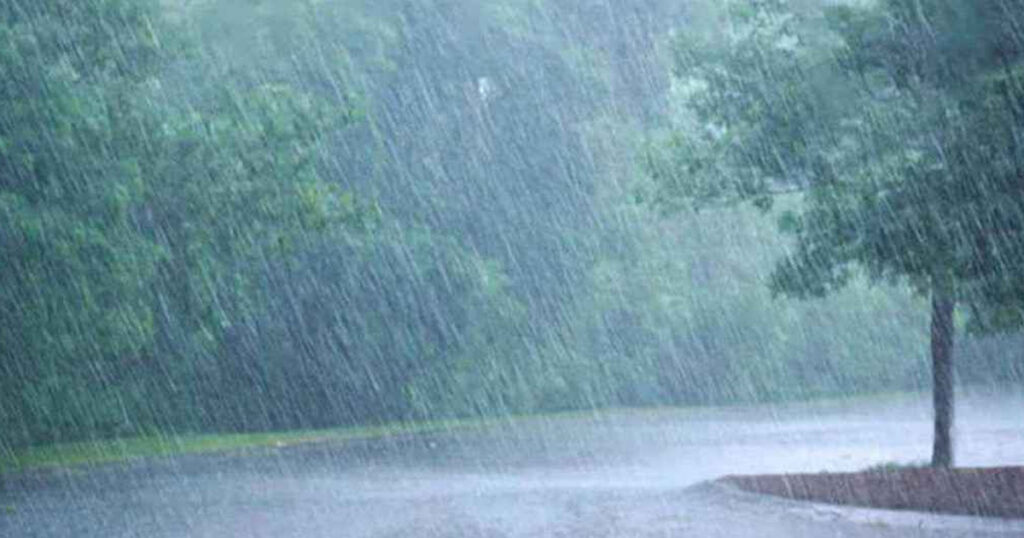 তিন বিভাগে অতি ভারী বৃষ্টির আভাস