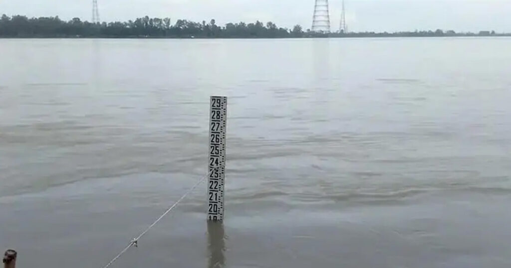 তিস্তার পানি বেড়ে বিপৎসীমার ছুঁই ছুঁই