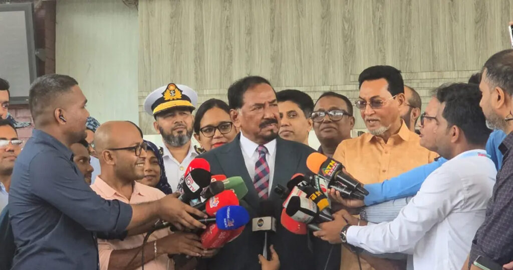 থাইল্যান্ড সফর সংক্ষিপ্ত করে দেশে ফিরলেন স্পিকার