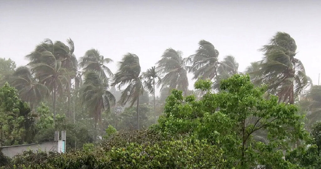দেশের ৭ অঞ্চলে ঝড়ের পূর্বাভাস, নদীবন্দরে সতর্কসংকেত