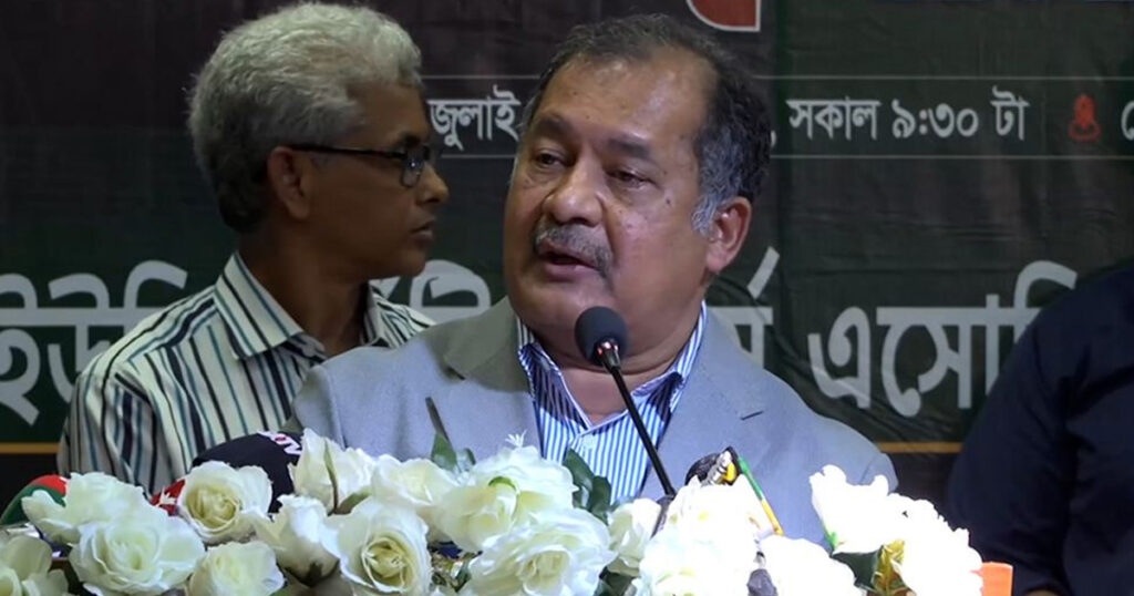 ধর্মভিত্তিক রাষ্ট্রের ধারণা পাকিস্তান রাষ্ট্রে কার্যকর প্রমাণিত হয়নি: তথ্যমন্ত্রী তথ্যমন্ত্রী জহির উদ্দিন স্বপন বলেছেন, ধর্মের ভিত্তিতে যারা রাজনৈতিক বিভাজন করেছিলেন, পাকিস্তানের জন্মের পর সেটি অকার্যকর প্রমাণিত হয়। ধর্মকে প্রধান করে রাষ্ট্র গঠন হলেও পাকিস্তান রাষ্ট্র পরিচালনায় এটি কখনও সফলতা পায়নি। বুধবার (২২ জুলাই) জগন্নাথ বিশ্ববিদ্যালয়ে প্রয়াত রাষ্ট্রপতি জিয়াউর রহমানের শাহাদাতবার্ষিকী উপলক্ষে আয়োজিত এক সেমিনারে তিনি এসব কথা বলেন।