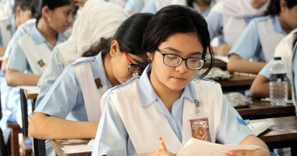 বৃহস্পতিবার থেকে শুরু এইচএসসি পরীক্ষা, এবার সব শিক্ষা বোর্ডে একই প্রশ্ন