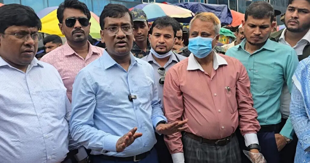 রাজধানীর বাজারে চিংড়িতে জেলি, অভিযানে জব্দ ও ধ্বংস