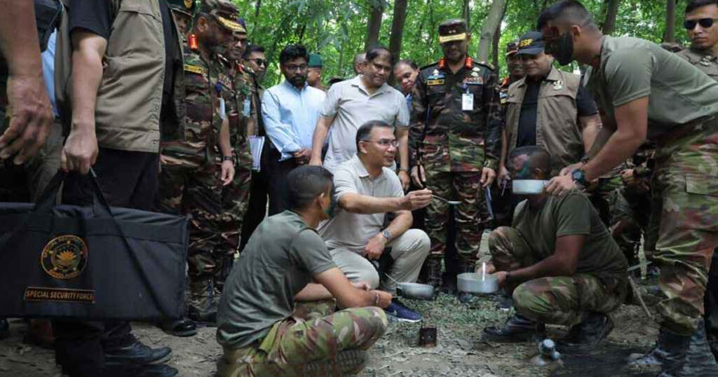 সেনাবাহিনীর গ্রীষ্মকালীন মহড়া আকস্মিক পরিদর্শন করলেন প্রধানমন্ত্রী