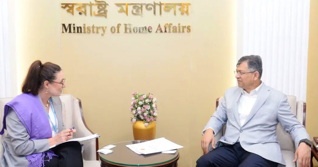 স্বরাষ্ট্রমন্ত্রী-আইওএম মিশন প্রধানের বৈঠকে মানবপাচার রোধে জোর স্বরাষ্ট্রমন্ত্রী-আইওএম মিশন প্রধানের বৈঠকে মানবপাচার রোধে জোর