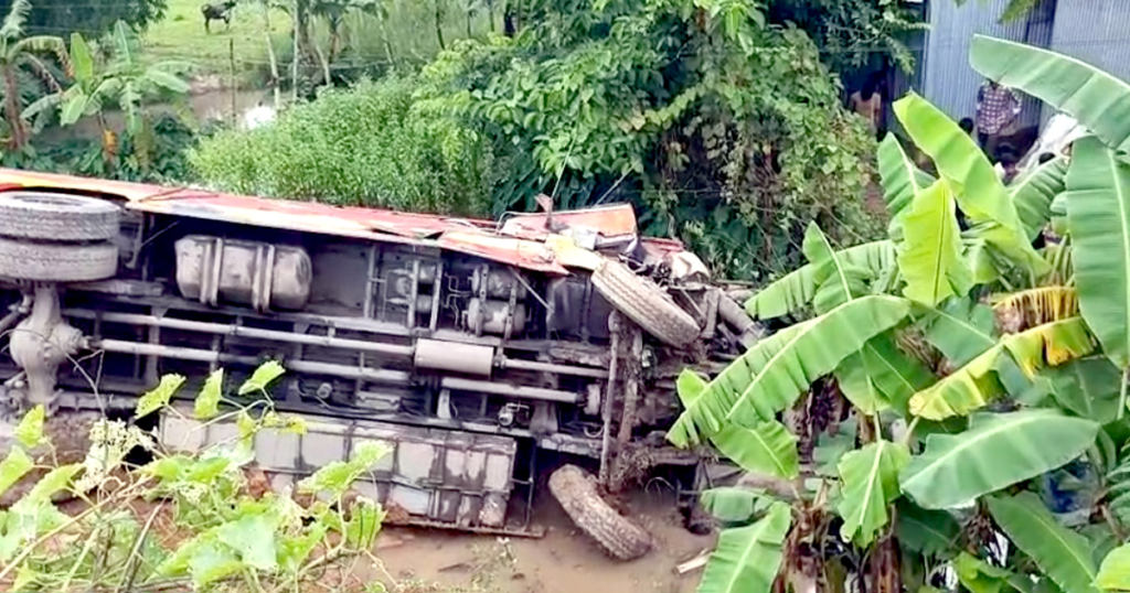 হবিগঞ্জে দুই যাত্রীবাহী বাসের সংঘর্ষে চালক নিহত, আহত ২০