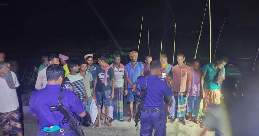 হালতি বিলে অবৈধ বাধাই জাল জব্দ, ৭৫ হাজার টাকা জরিমানা