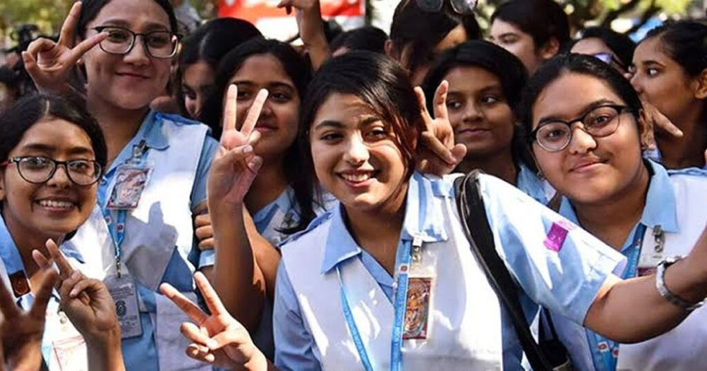 এসএসসি ও সমমানের ফলাফল প্রকাশ আজ, জানবেন যেভাবে