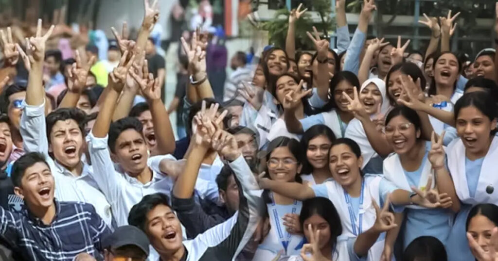 এসএসসি-সমমান পরীক্ষার ফল প্রকাশ, পাসের হার ৬২.২৫ শতাংশ এসএসসি-সমমান পরীক্ষার ফল প্রকাশ, পাসের হার ৬২.২৫ শতাংশ