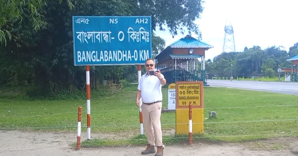 বাংলাবান্ধা স্থলবন্দর পরিদর্শন করেছেন মার্কিন রাষ্ট্রদূত