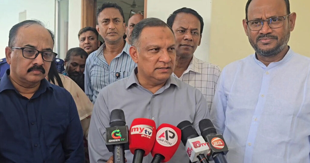 সব বন্ধ কারখানা চালুর উদ্যোগ নিয়েছে সরকার বস্ত্র ও পাট প্রতিমন্ত্রী