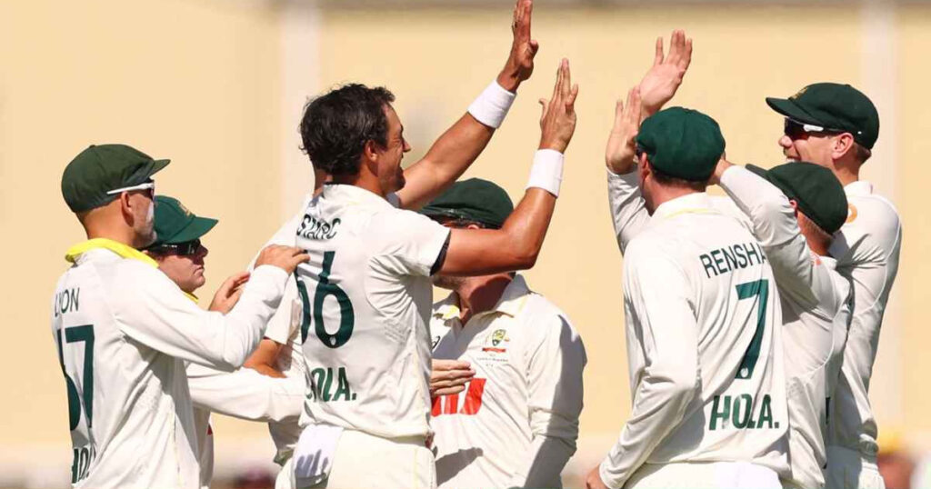 স্টার্ক ঝড়ে ৬৪ রানে অলআউট বাংলাদেশ