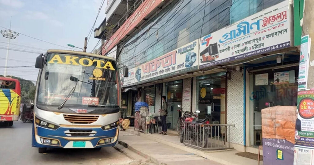 রাজশাহীর সঙ্গে সারাদেশের বাস চলাচল বন্ধ