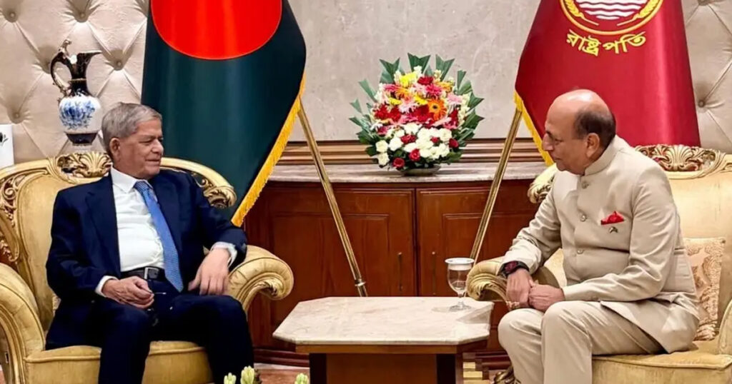 রাষ্ট্রপতির স‌ঙ্গে দীনেশ ত্রিবেদীর সৌজন্য সাক্ষাৎ