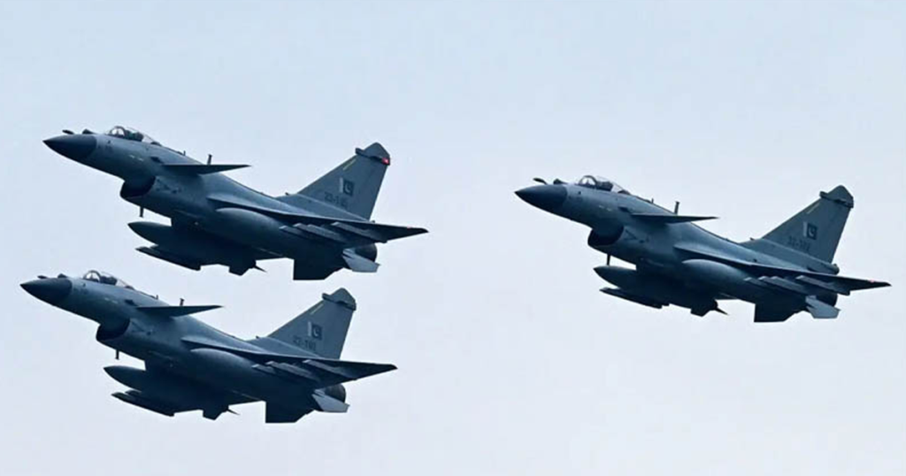 আফগানিস্তানে গভীর রাতে পাকিস্তানের ব্যাপক হামলা, নিহত অন্তত ২২
