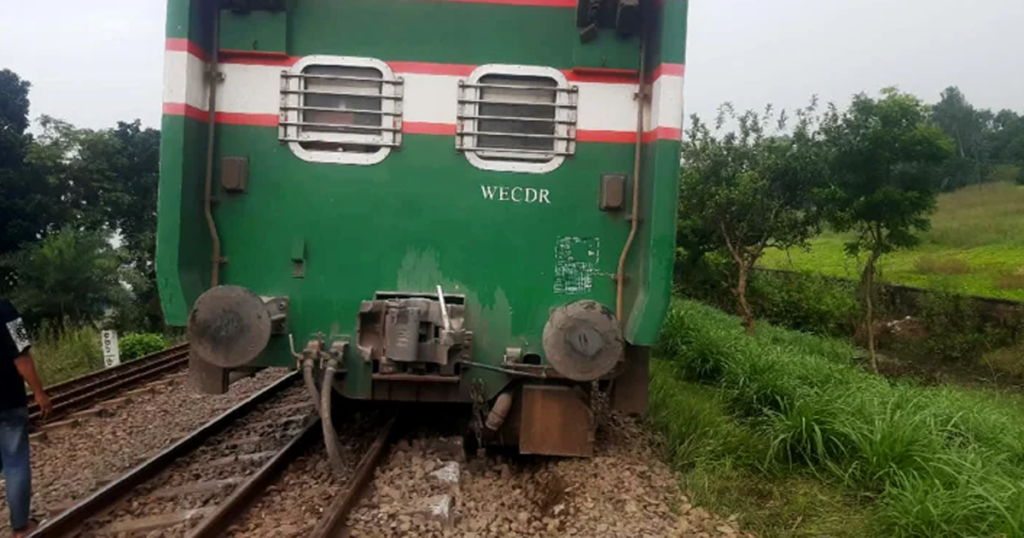 মির্জাপুরে নীলসাগর এক্সপ্রেসের বগি লাইনচ্যুত, আহত একাধিক যাত্রী