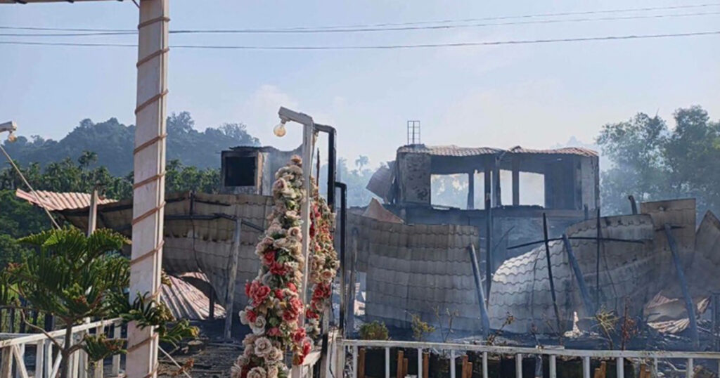 রিসোর্টে ভয়াবহ আগুন